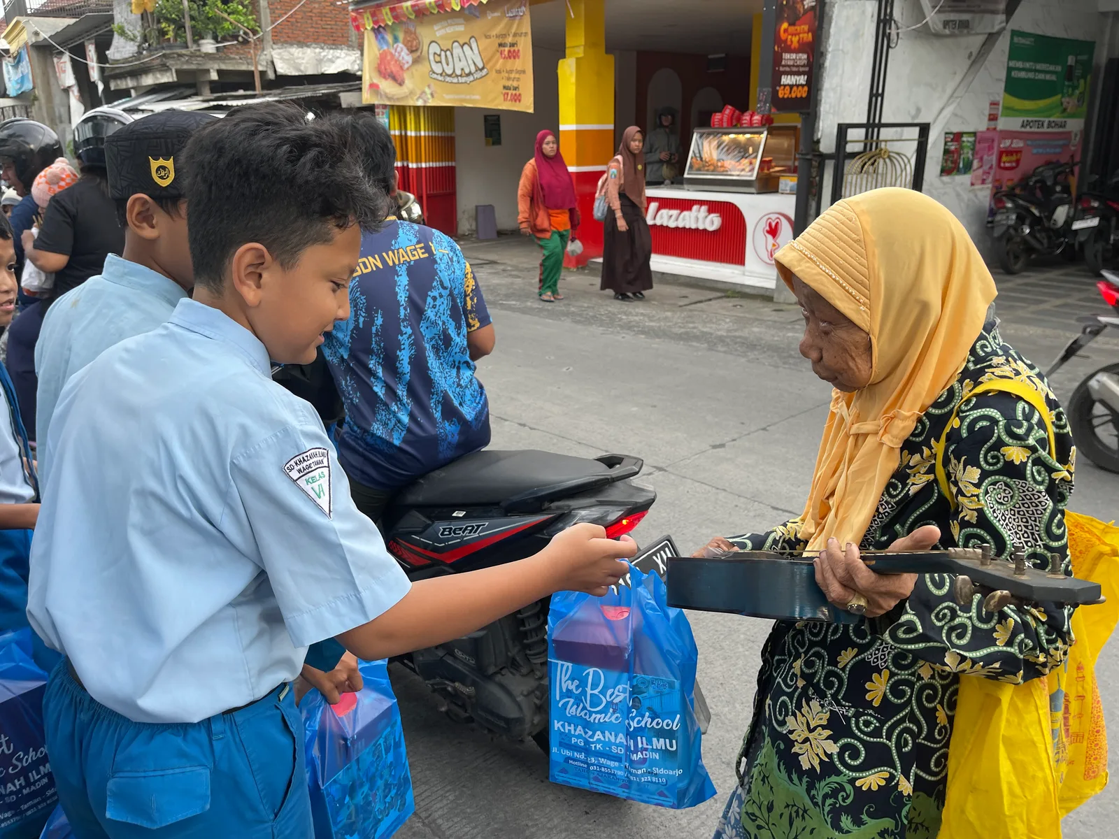 Berbagi Takjil — dokumentasi 2.